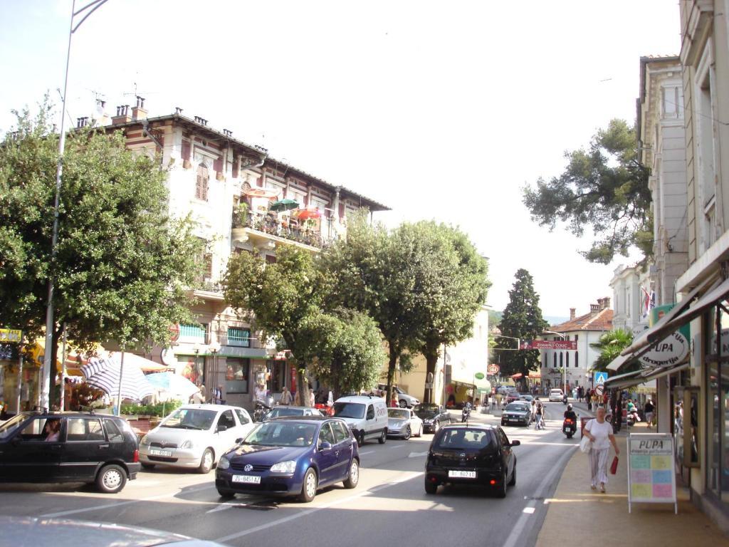 Green Market Apartment Opatija Eksteriør billede