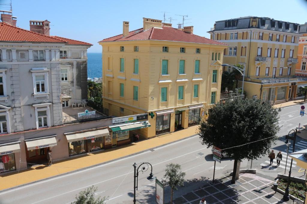 Green Market Apartment Opatija Eksteriør billede